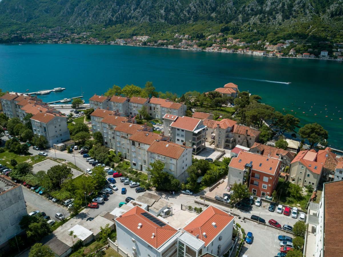Maison W Kotor Exterior photo